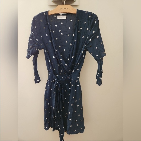 Faithful the brand Oslo wrap dress Estella floral print sleeve ties bow - Picture 6 of 16